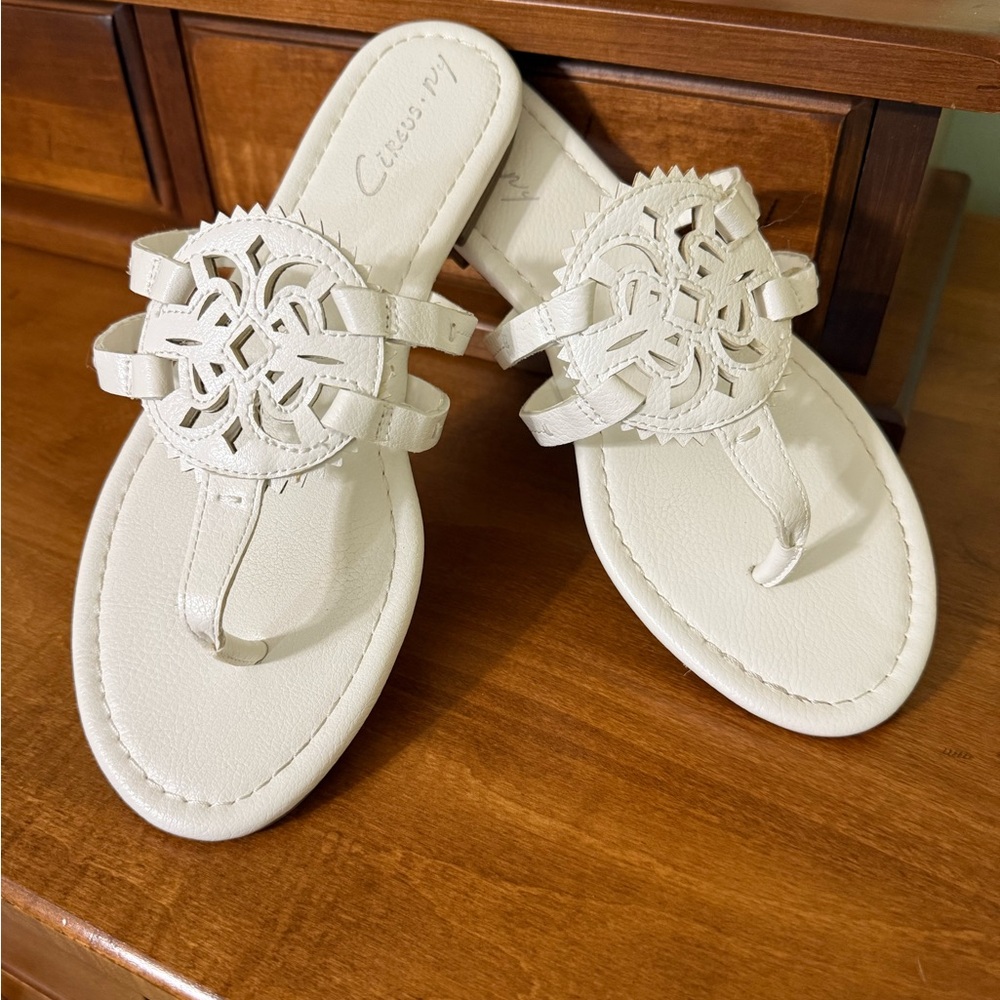 CIRCUS by Sam Edelman sandals "Jules medallion white"